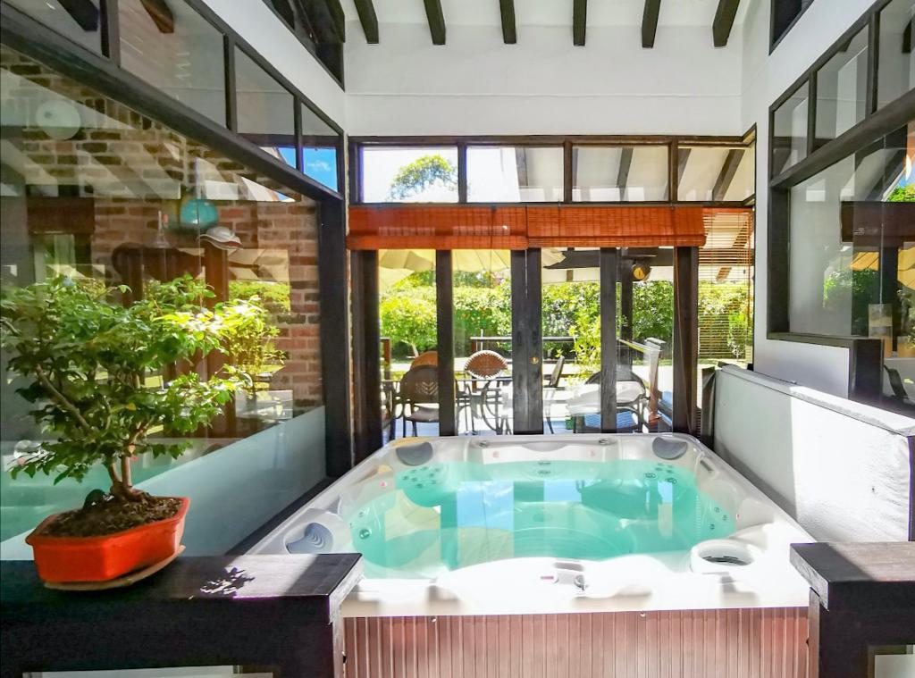 Casa en Llanogrande - 4 alcobas, 430 m² construidos — foto 5