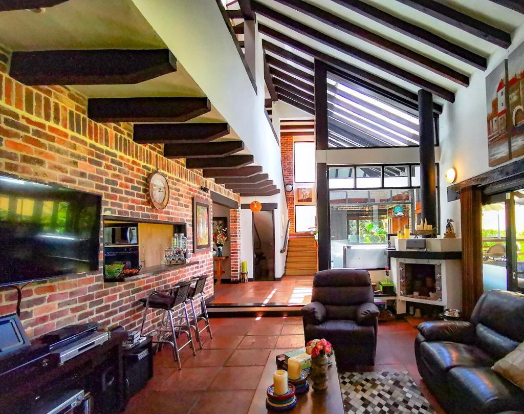 Casa en Llanogrande - 4 alcobas, 430 m² construidos — foto 8